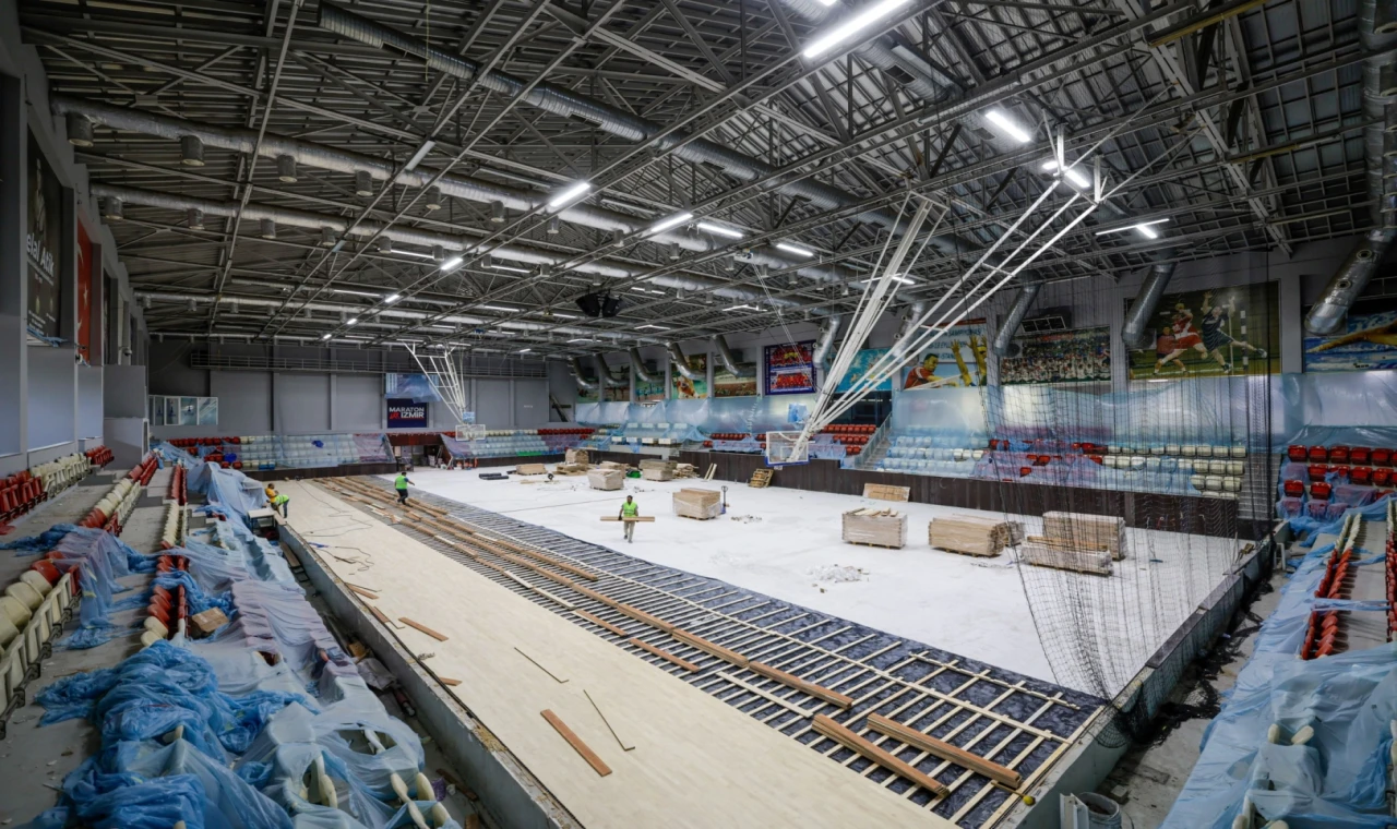 İzmir’de Celal Atik Spor Salonu FIBA standartlarına kavuşuyor