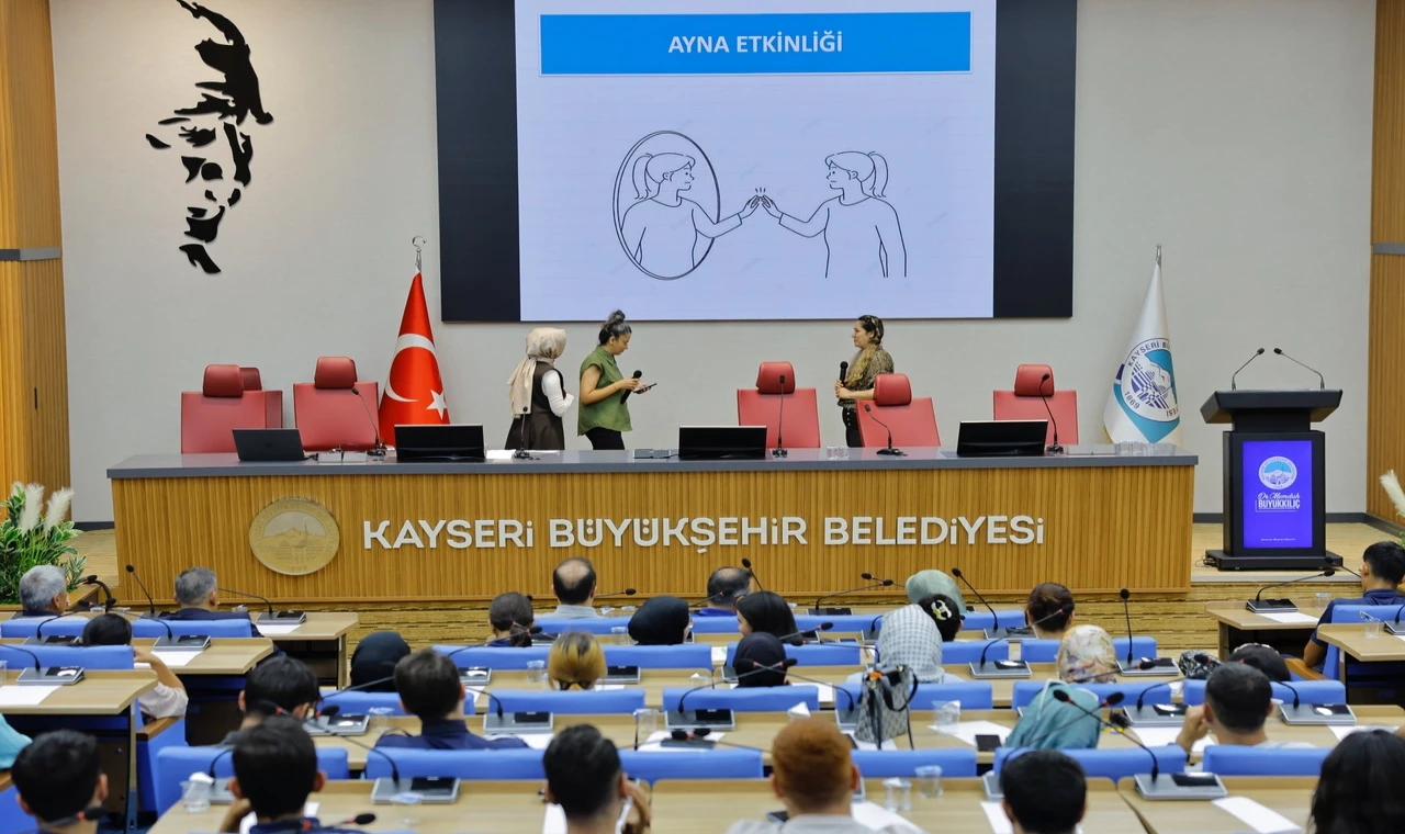 Kayseri Büyükşehir’den aile semineri