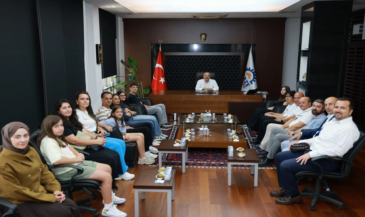 Kocaeli Gebze’de Başkan Büyükgöz LGS birincilerini ağırladı