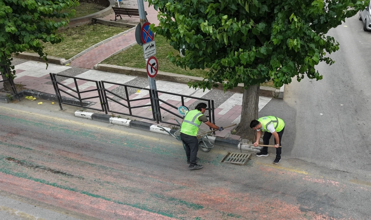 Manisa’da 17 ilçede yağmur suyu ızgaralarına düzenli bakım