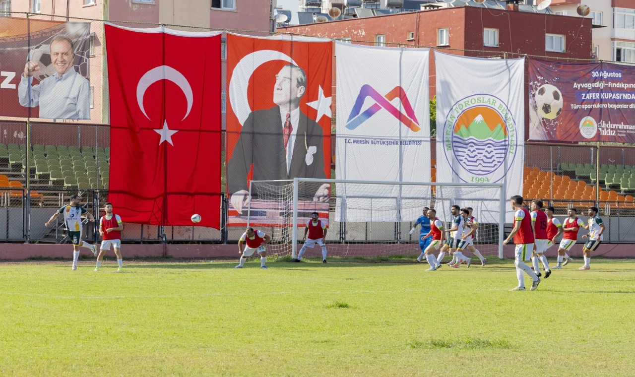 Mersin’de 30 Ağustos Zafer Kupası futbol heyecanı başladı