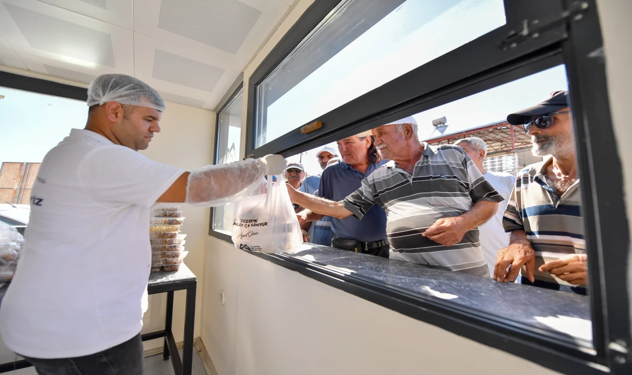 Mersin’de ’Mahalle Mutfakları’ dayanışmanın simgesi oldu