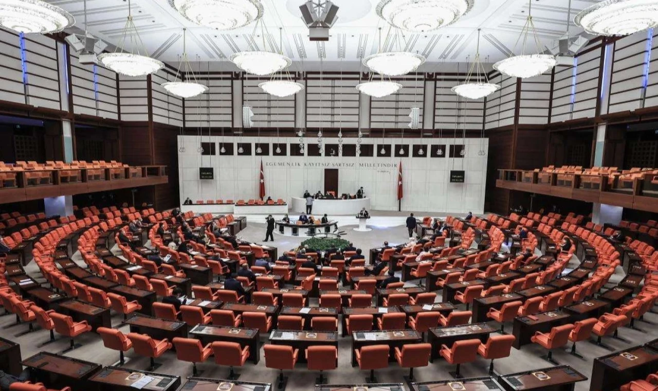 TBMM’deki sandalye dağılımı yeniden şekillendi... İşte son durum