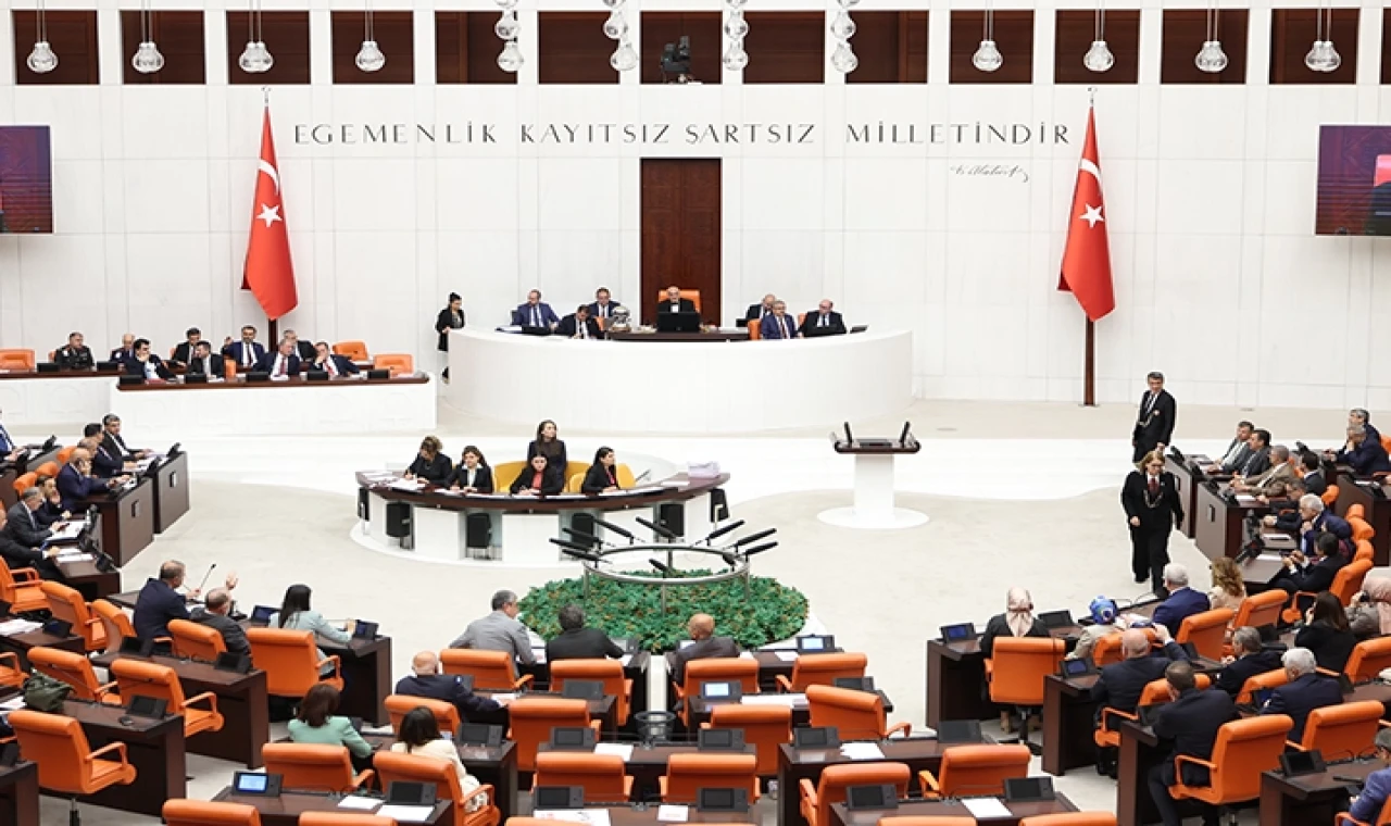 TSK’yı ilgilendiren kanun teklifi yasalaştı... Uzman erbaş, subay ve kamu istihdamına yeni düzenlemeler