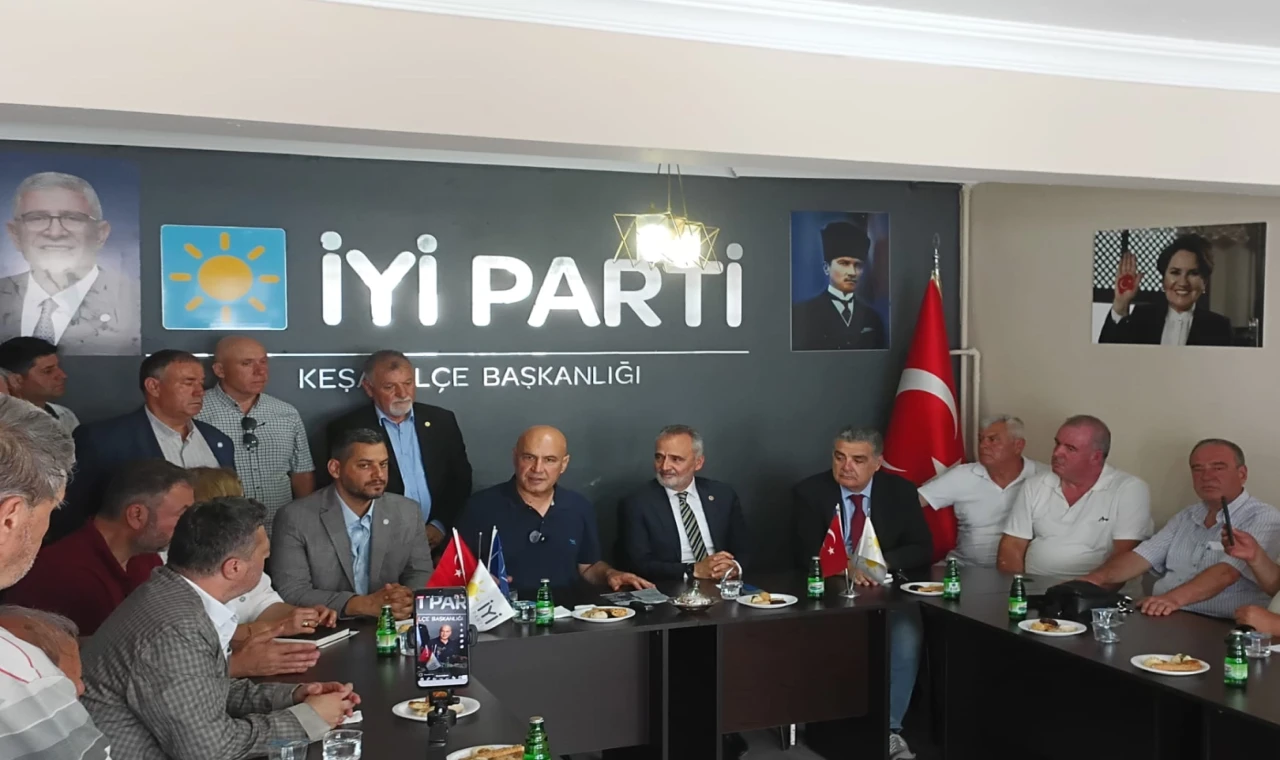 Turhan Çömez Keşan’da konuştu... Türkiye’nin en büyük sorunu tek adam rejimi
