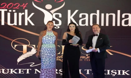 Buket Nurşah Tekışık muhteşem gecede plaketini aldı