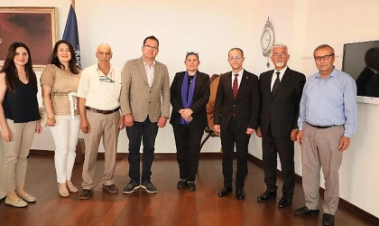 Kuyucak Belediye Başkanı Uğur Doğanca Aydın Büyükşehir Belediye Başkanı Özlem Çerçioğlu’na nezaket ziyaretinde bulundu