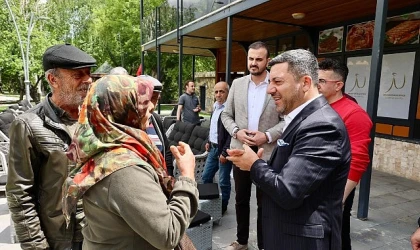 Nevşehir Belediye Başkanı Rasim Arı, Nejdet Ersan Parkı çevresindeki esnaflarla bir araya gelerek sorun ve isteklerini dinledi