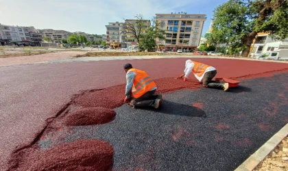 Bursa Osmangazi’de yeni parklar şekilleniyor
