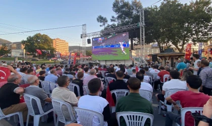 Bursa’da milli heyecana ’dev’ coşku
