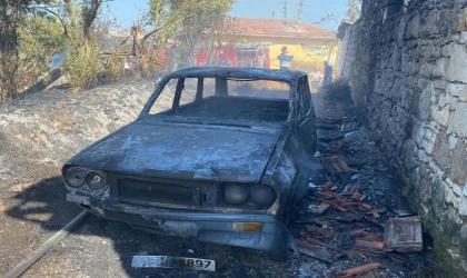 Manisa Soma’da ot yangını! Otomobil küle döndü!