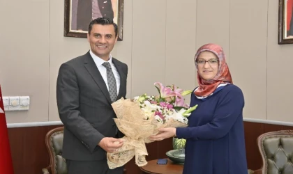 Manisa’da Başkan Zeyrek’ten üniversiteye iade-i ziyaret
