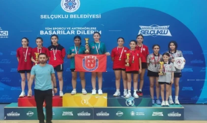 Yalovalı masa tenisçileri Türkiye üçüncüsü
