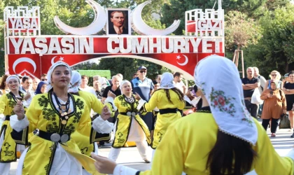 İzmit’te üç ülkenin halk danslarıyla unutulmaz gösteri