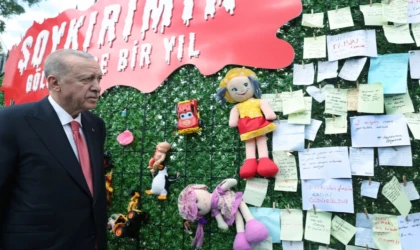 Cumhurbaşkanı Erdoğan’dan ’Soykırımın Gölgesinde Bir Yıl’ panosuna ziyaret