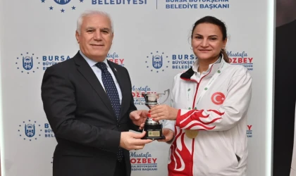 Başkan Bozbey dünya şampiyonu Dilek Yavaş’ı ağırladı