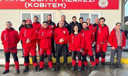 Kocaeli Büyükşehir Belediyesi İtfaiye Dairesi Başkanlığı, olası afet ve yangınlara karşı kurum ve kuruluşlara yönelik eğitimlerine devam ediyor.