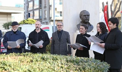 Uğur Mumcu, katledilişinin 32. yılında Karşıyaka Belediyesi tarafından düzenlenen törenle anıldı
