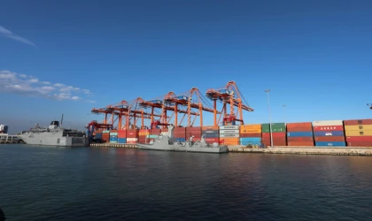 2024 yılında limanlarda elleçlenen yük miktarının 531 milyon 737 bin 358 tona ulaşırken, elleçlenen konteyner miktarı ise 13 milyon 529 bin 729 TEU’ya yükseldi.