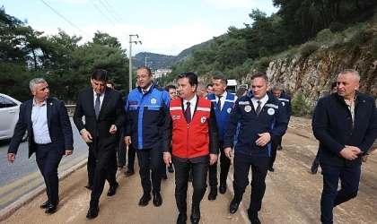 320 milyon TL’lik yatırımla yapımına başlanan Fethiye Ölüdeniz yolunda incelemelerde bulundu. 