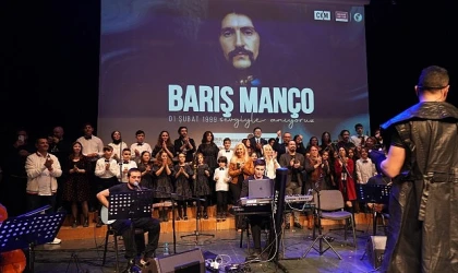 Barış Manço vefatının 26.yıl dönümünde Kadıköy Belediyesi’nin düzenlediği “Barış Manço’yu Sevgiyle Anıyoruz” programıyla Kadıköy Belediyesi Caddebostan Kültür Merkezi’nde (CKM) anıldı