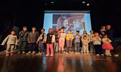 Barış Manço’yu anmak amacıyla düzenlediği konser, vatandaşların yoğun ilgisiyle gerçekleştirildi.