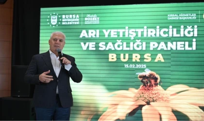 Bursa Büyükşehir Belediyesi ve Bursa Arı Yetiştiricileri Birliği iş birliğiyle sürdürülebilir arıcılık hedefiyle ‘Arı Yetiştiriciliği ve Sağlığı’ paneli düzenlendi.