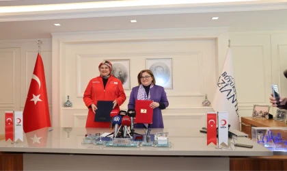 Gaziantep Büyükşehir Belediyesi ile Türk Kızılay’ı arasında insani yardım alanında iş birliği protokolü imzalandı.