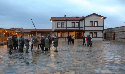 Konya ile Meram’ın zengin kültürünü tanıtmak amacıyla Meram Belediyesi tarafından hayata geçirilen ‘Müze Meram’ özel misafirleri ağırladı.