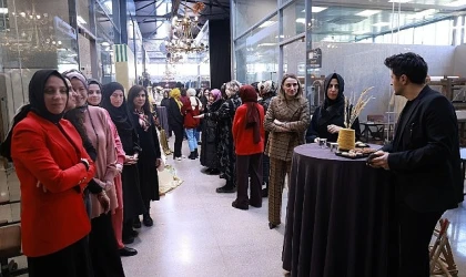 Kursiyerlerin hazırladığı “Vitrin Sanatı” sergisi katılımcılardan tam not aldı.