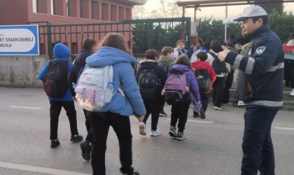 Zabıta Dairesi Başkanlığı’na bağlı ekipler öncülüğünde sağlanıyor.