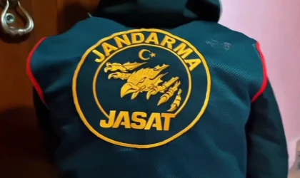 Suç makinesi JASAT’tan kaçamadı! 2 yıldır aranan 108 yıllık hükümlü yakalandı