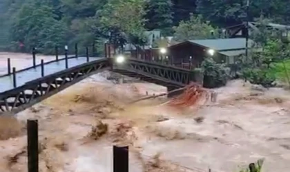 Artvin sele teslim oldu, 7 köye ulaşılamıyor