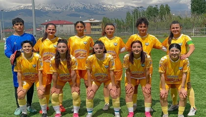 Bayazıtspor Muş’ta gol oldu yağdı