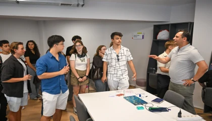 Bornovalı öğrenciler Gençlik Merkezi’nde Başkan Eşki ile buluştu