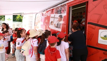Bursa Osmangazi’de çocuklara kitap ve tarih sevgisi aşılıyor