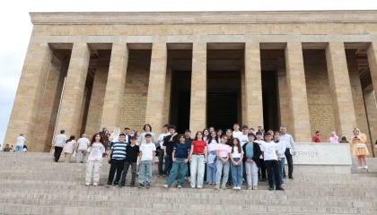 Bursa Osmangazili LGS kursiyerleri Ankara gezisiyle ödüllendirildi