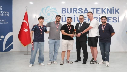 Bursa Teknik’te sporun kazananları ödüllerine kavuştu