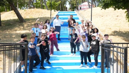 Bursa Yenişehir’de minik ellerden Babasultan Parkı’na renkli dokunuş