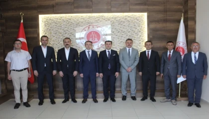Bursa’da görev yeri değişen Başsavcı ve savcılara veda
