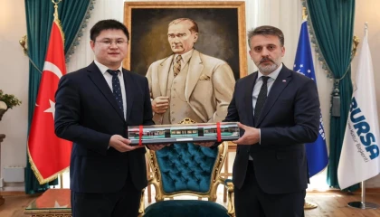 Bursa’nın geleceğine Büyükşehir Belediyesi’nden dev yatırım... BursaRay filosuna 40 yeni araç dahil olacak