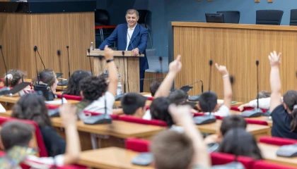 Çocuklar İzmir’in yönetiminde söz sahibi