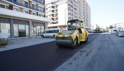 İstanbul Beylikdüzü’nde yol bakım çalışmaları sürüyor