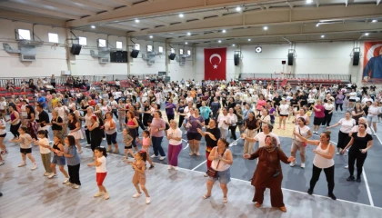 İzmir Çiğli’de aerobik ve dans coşkusu