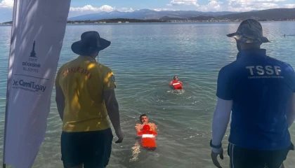 İzmir sahillerinde hayat nöbeti