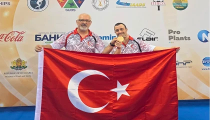 İzmirli sporcudan tarihi başarı İzmirli sporcudan tarihi başarı