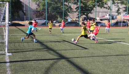 Kocaeli’de İzmit’in Kurtuluşu Futbol Şenliği başladı