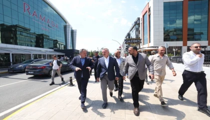 Kocaeli’de uçak pistine dönen cadde esnafından Başkan’a teşekkür
