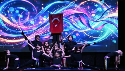 Manisa’da miniklerden yıl sonu gösterisi