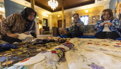 Mersin’de ’Tarsus İğne Oyası’ kadınlara gelir kapısı oldu